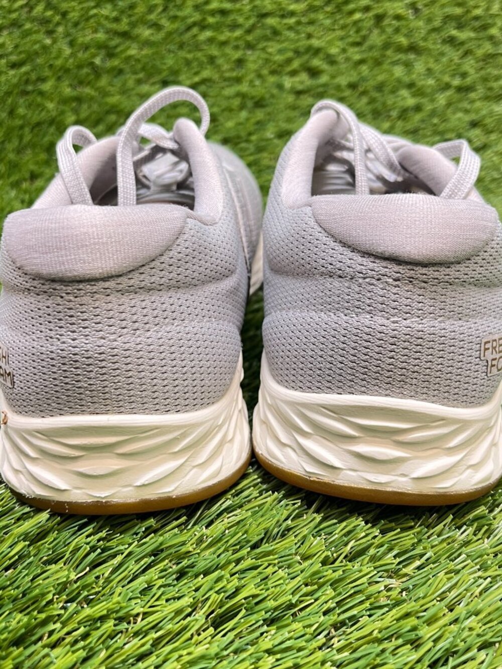 New Balance Fresh Foam Arishi V2 Womens Size 9 Gray White Running Shoes Sneakers - Picture 6 of 10